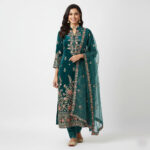 Women Festive Kurta Set – Elegant Look