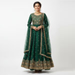 Women Traditional Outfit – Elegant Look